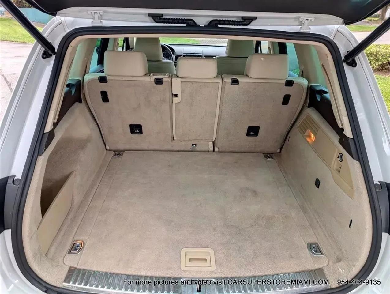 Volkswagen Touareg  2011