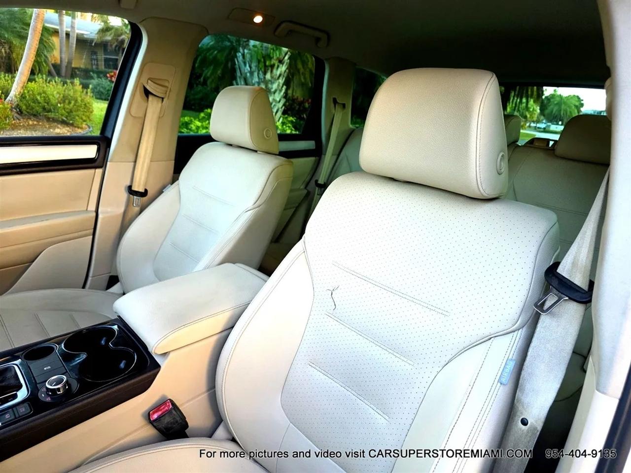 Volkswagen Touareg  2011