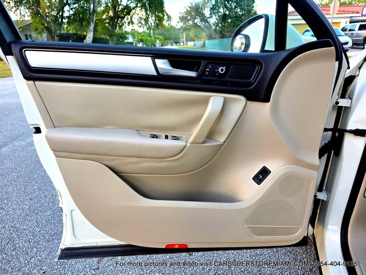 Volkswagen Touareg  2011