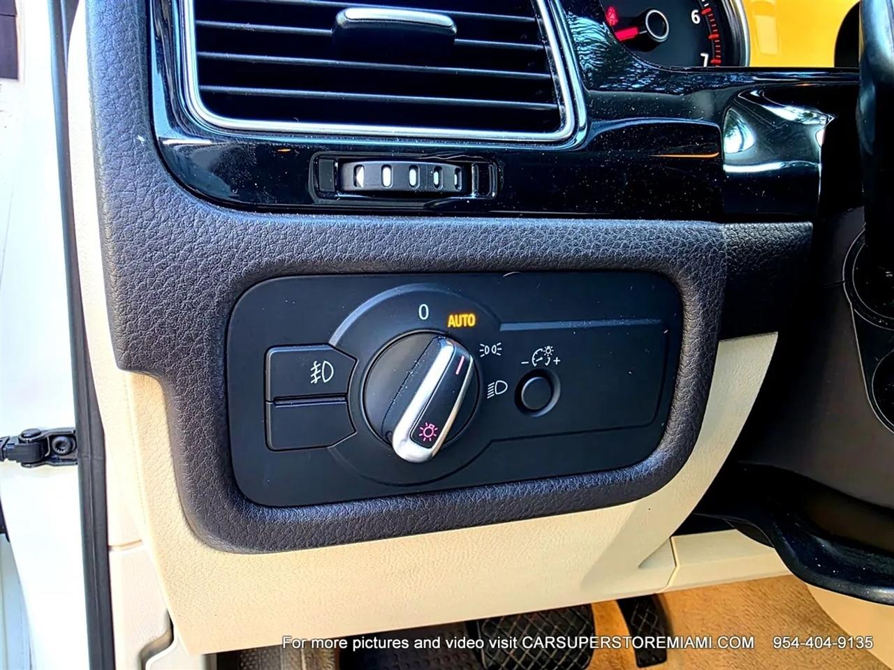 Volkswagen Touareg  2011