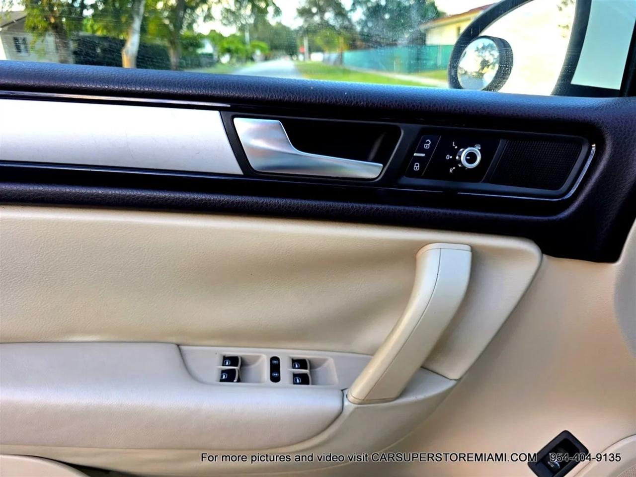 Volkswagen Touareg  2011