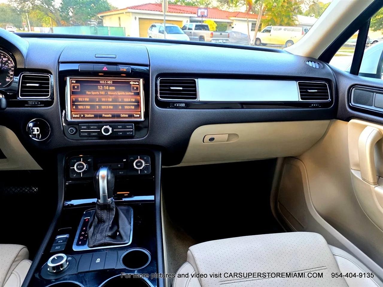 Volkswagen Touareg  2011