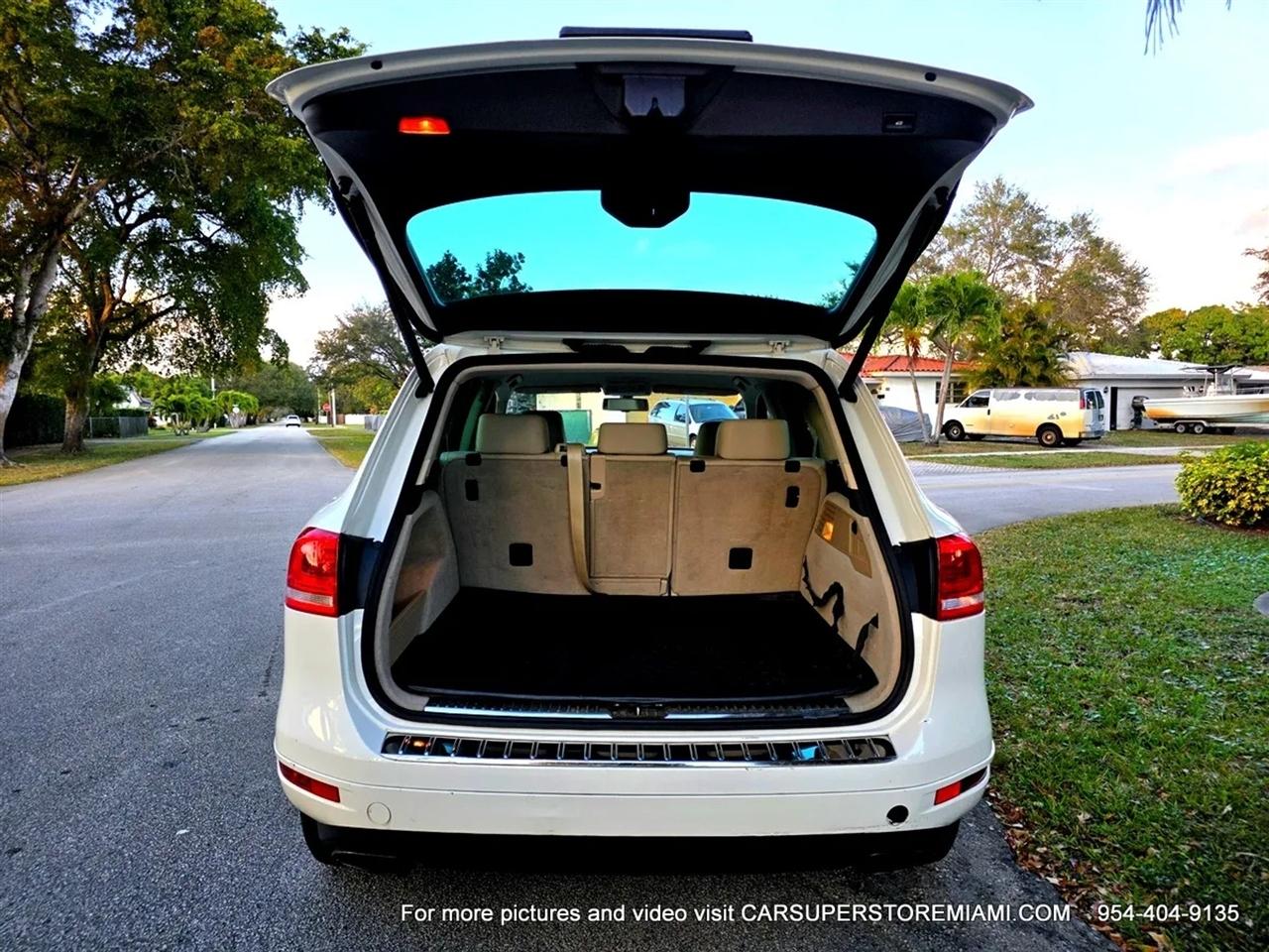 Volkswagen Touareg  2011