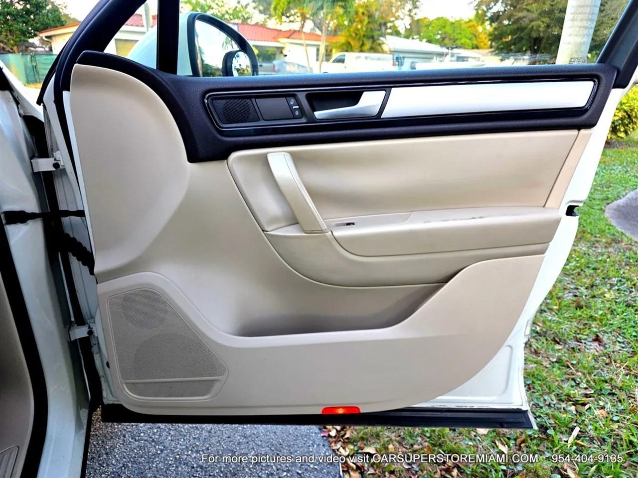 Volkswagen Touareg  2011