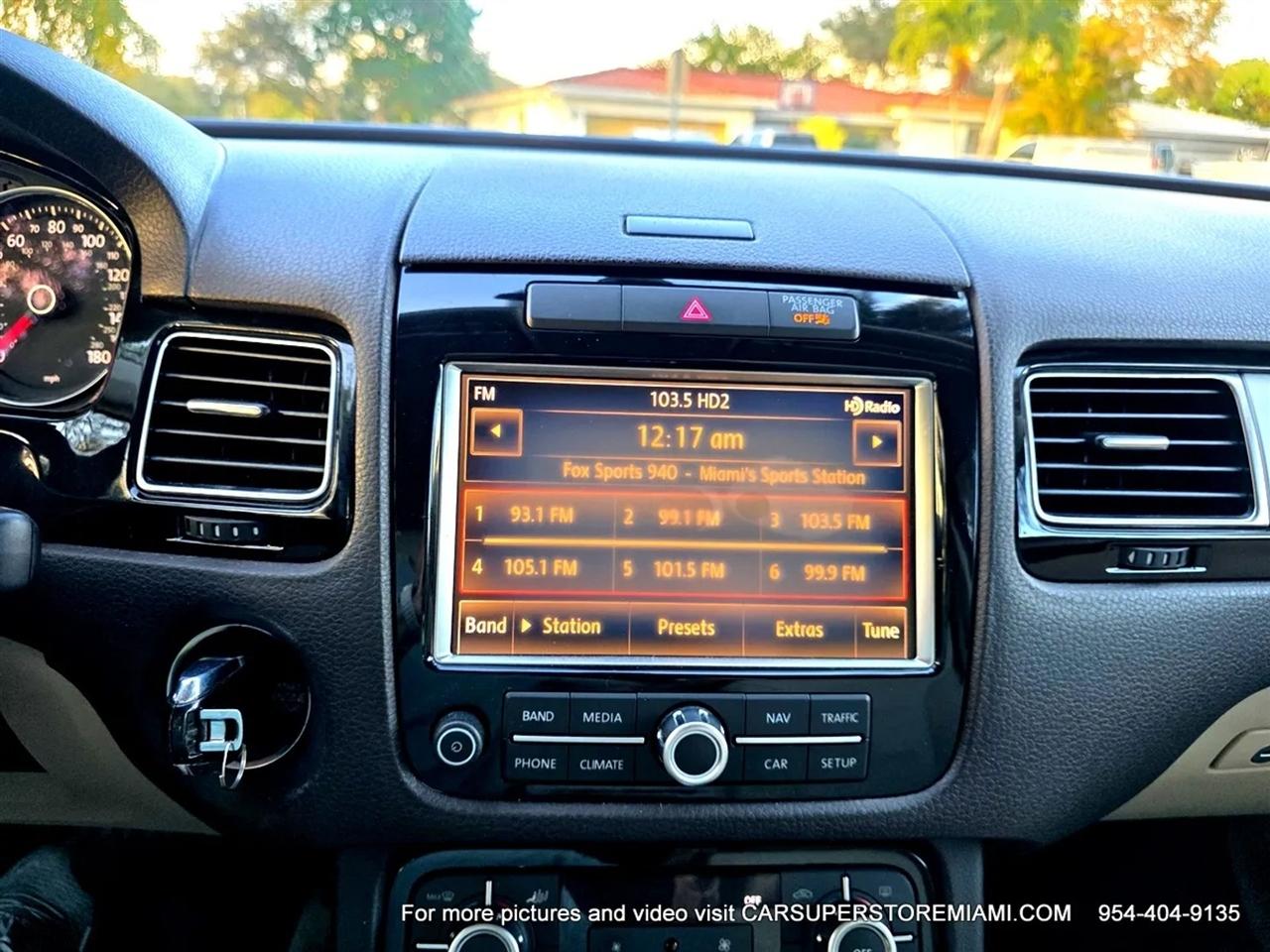 Volkswagen Touareg  2011