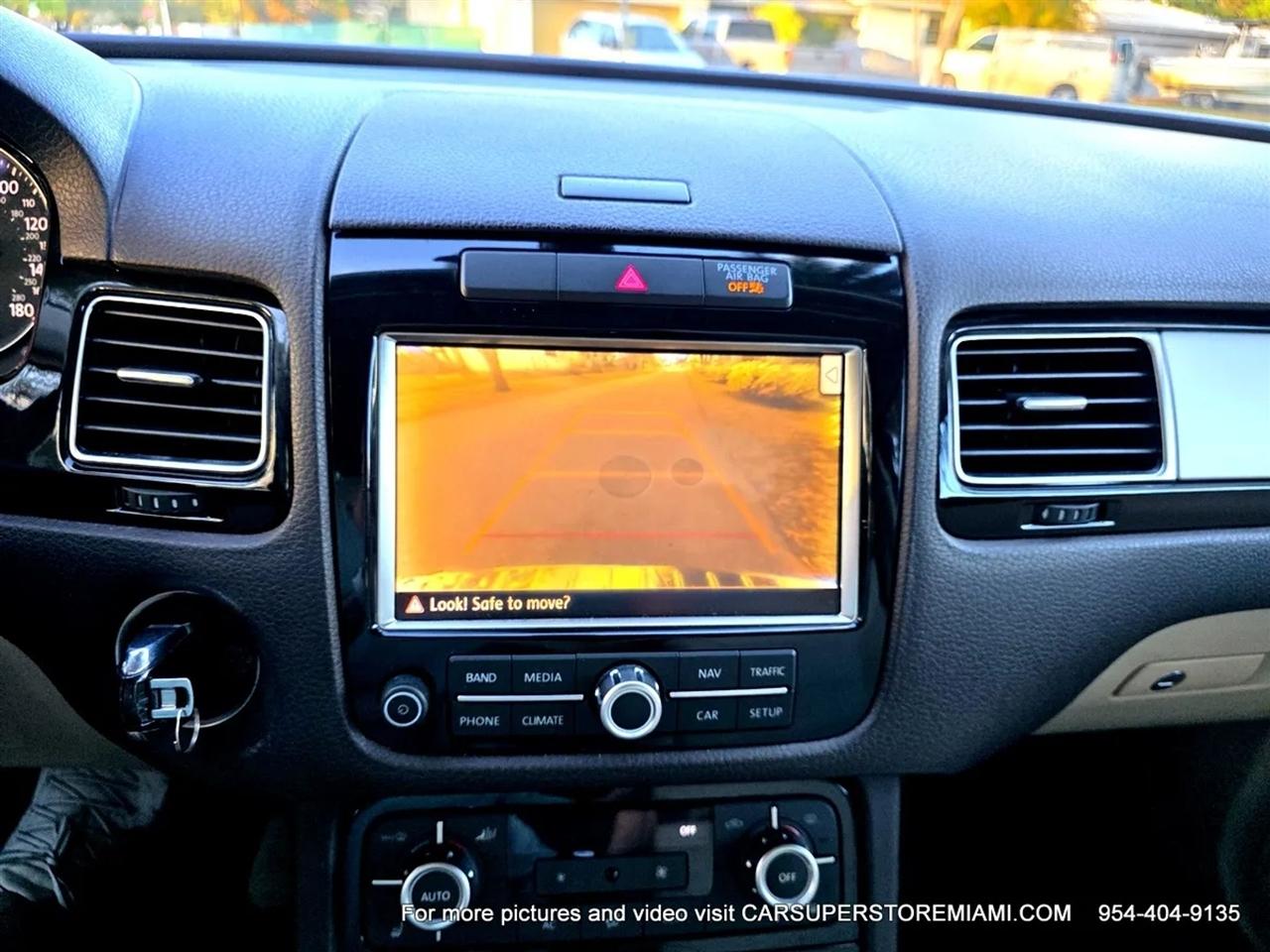 Volkswagen Touareg  2011