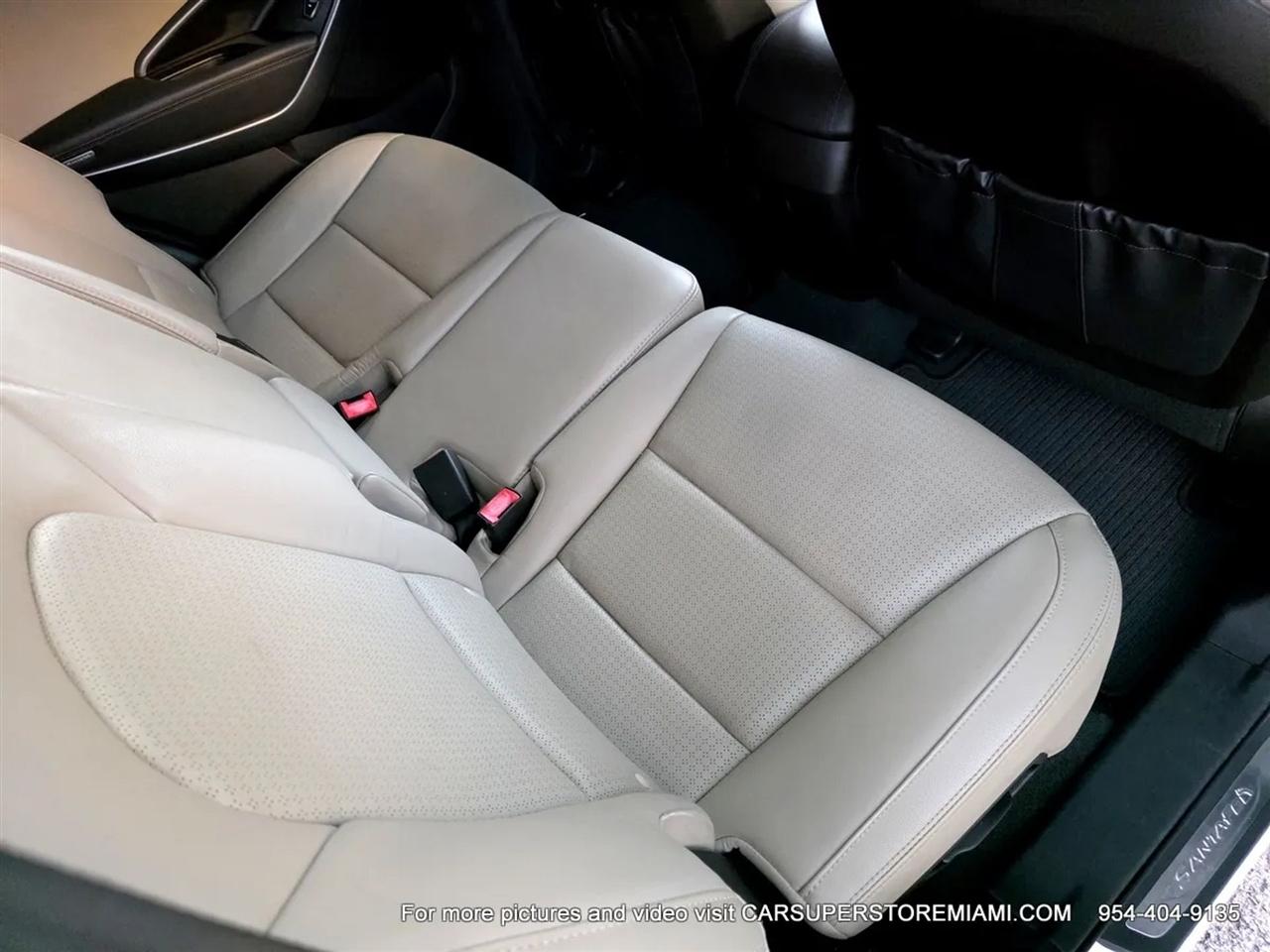 Hyundai Santa Fe  2013