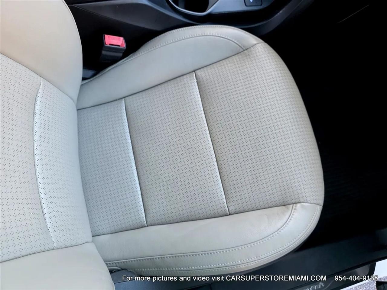 Hyundai Santa Fe  2013