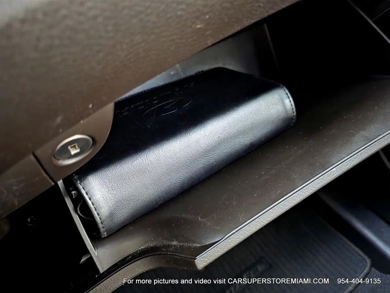 Hyundai Santa Fe  2013