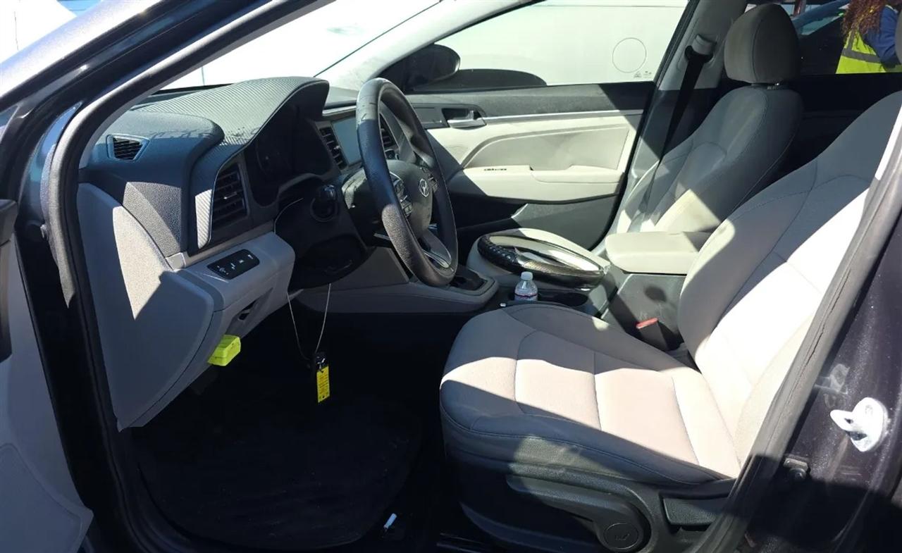 Hyundai Elantra  2020