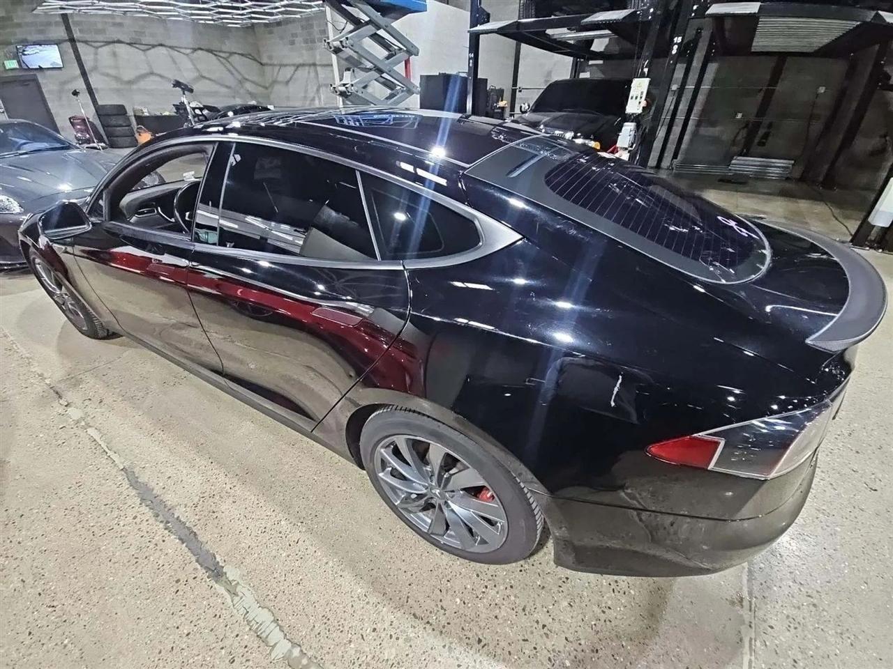 Tesla Model S  2014