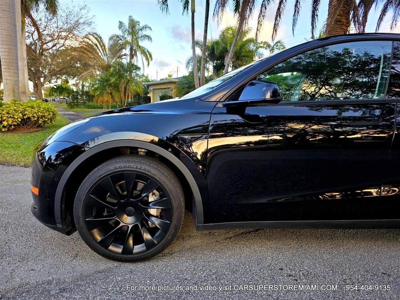 Tesla Model Y  2022