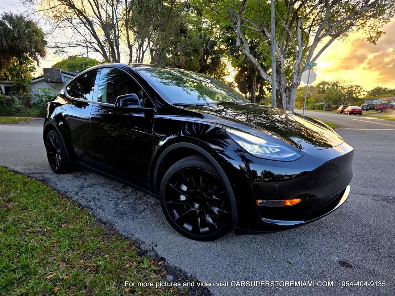 Tesla Model Y  2022