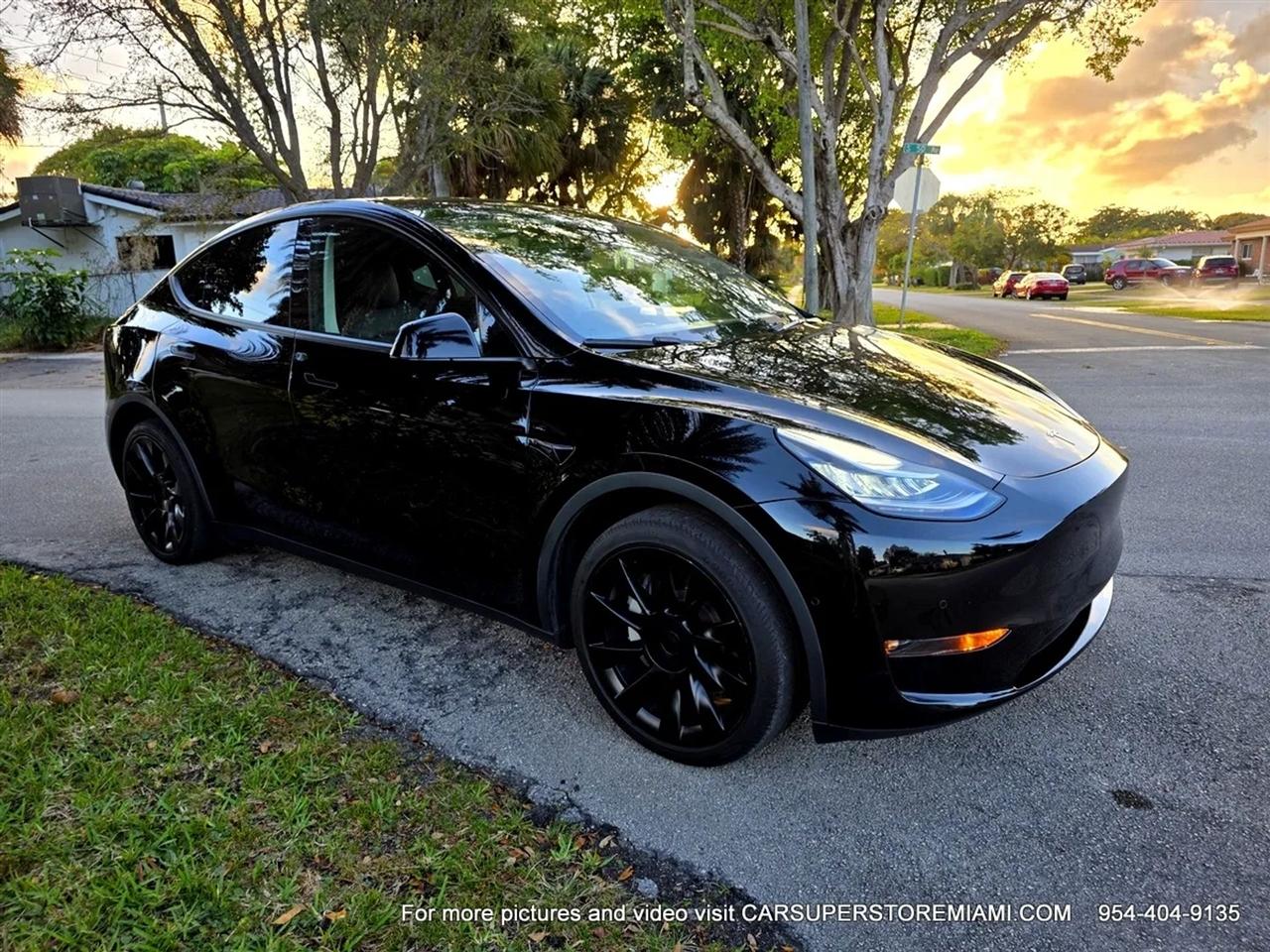 Tesla Model Y  2022