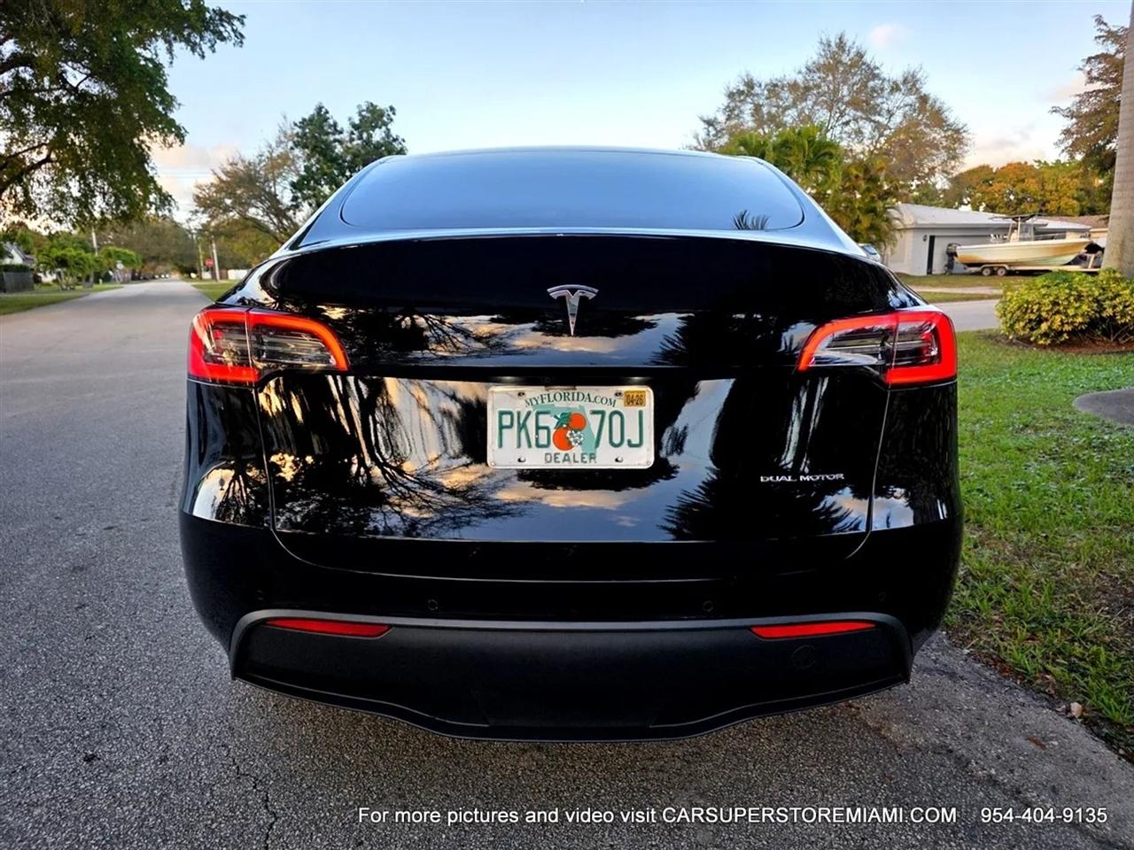 Tesla Model Y  2022