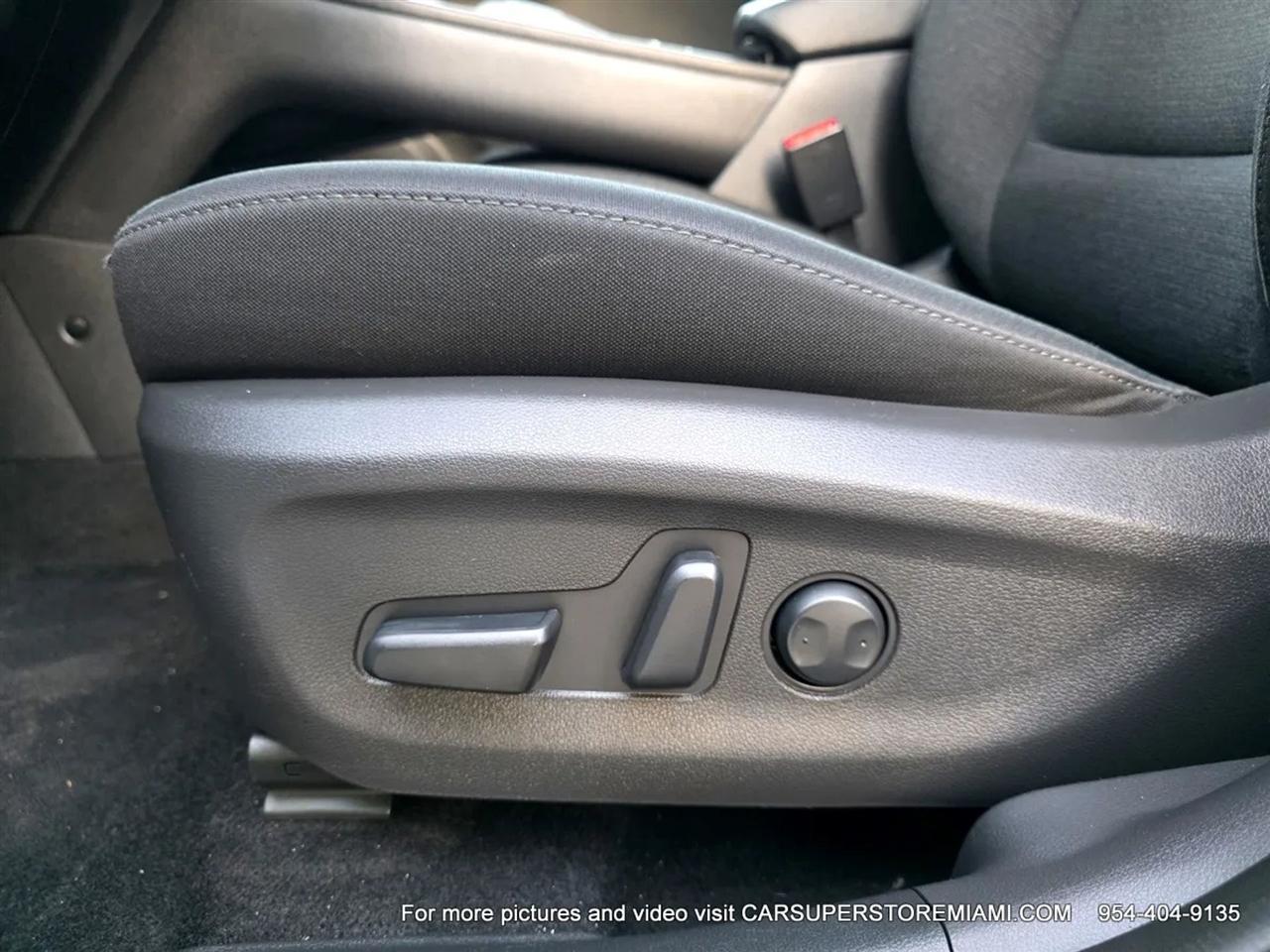 Hyundai Kona EV  2023