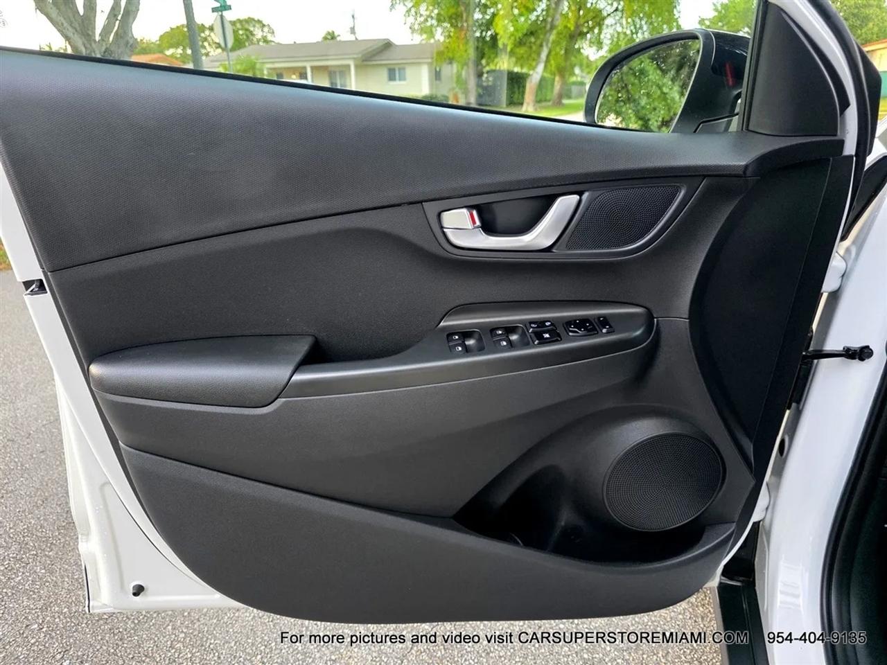 Hyundai Kona EV  2023