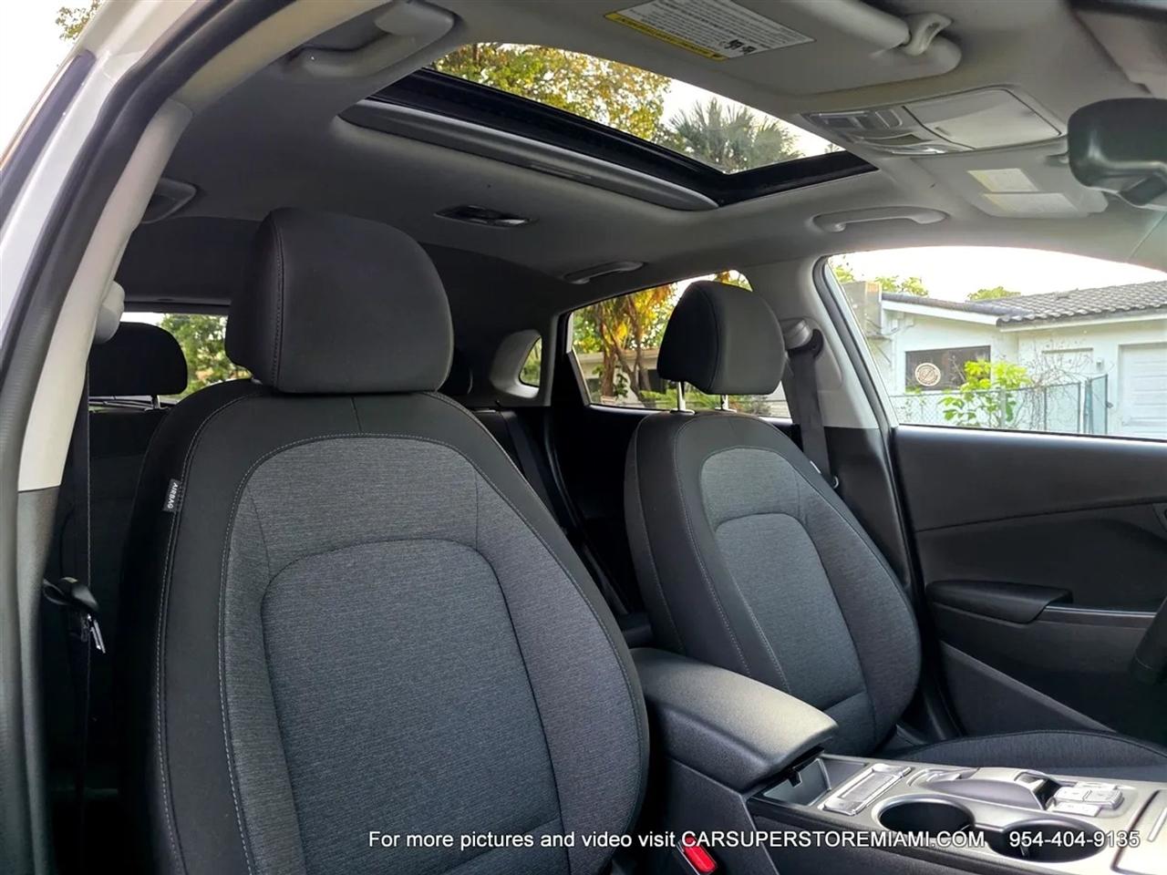 Hyundai Kona EV  2023