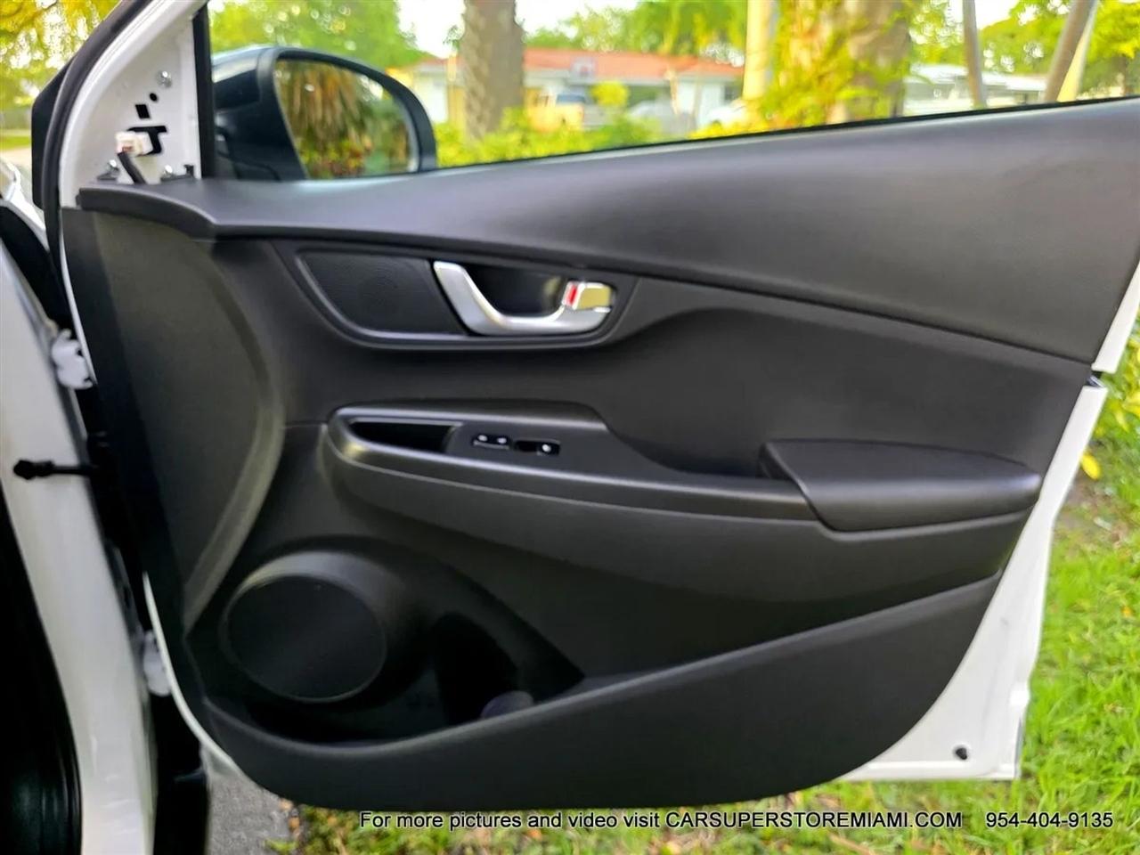 Hyundai Kona EV  2023