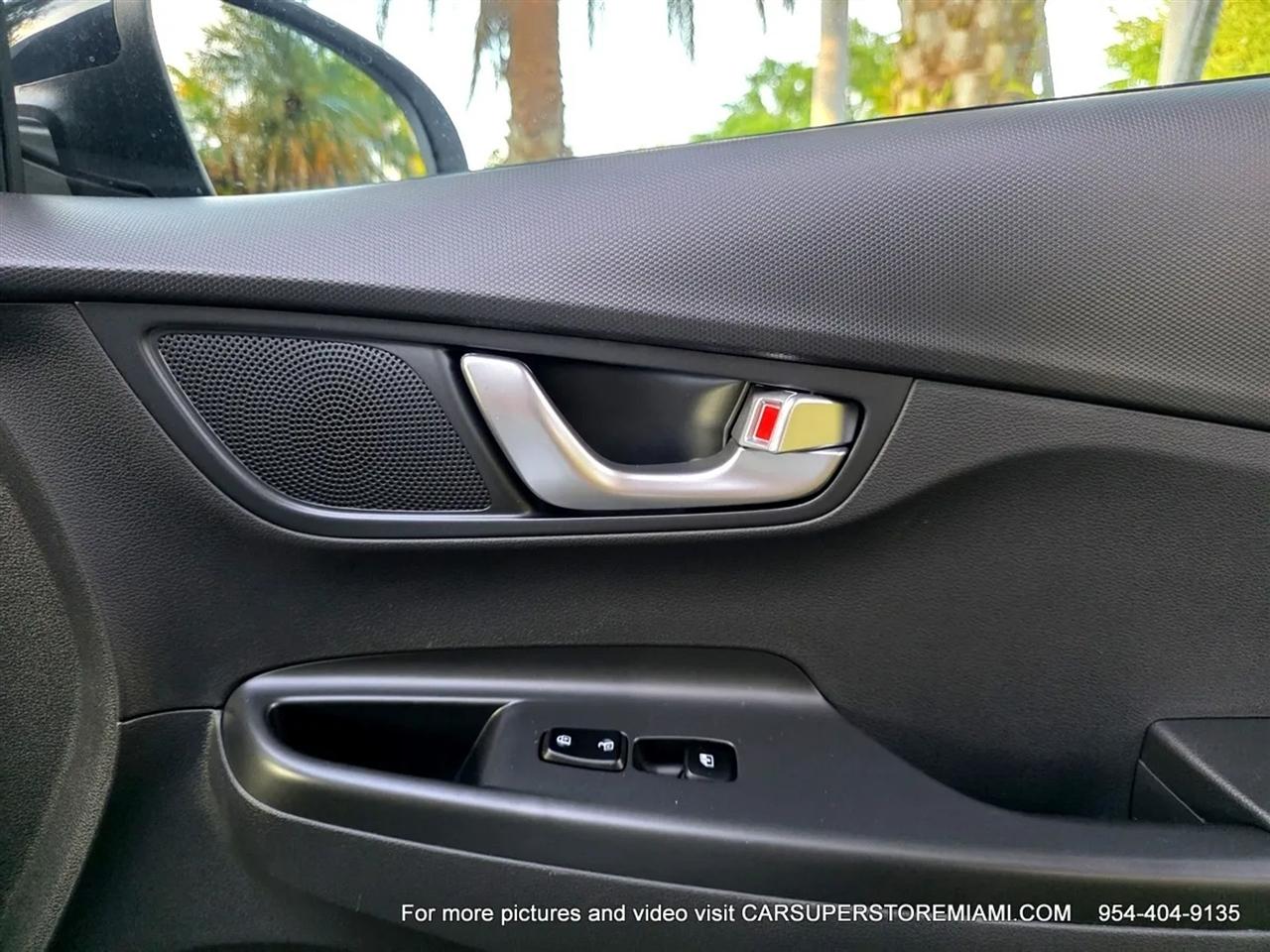 Hyundai Kona EV  2023