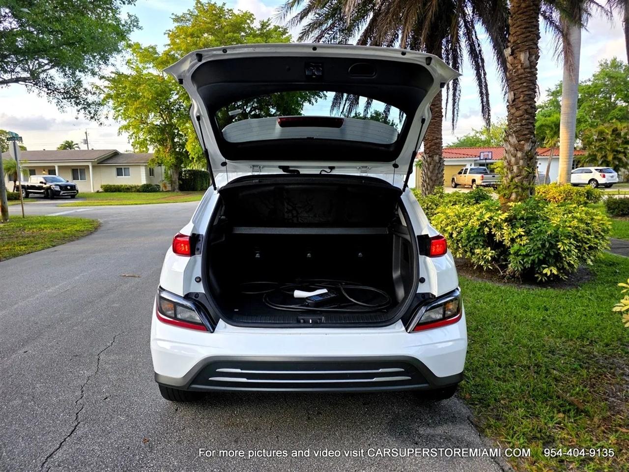 Hyundai Kona EV  2023