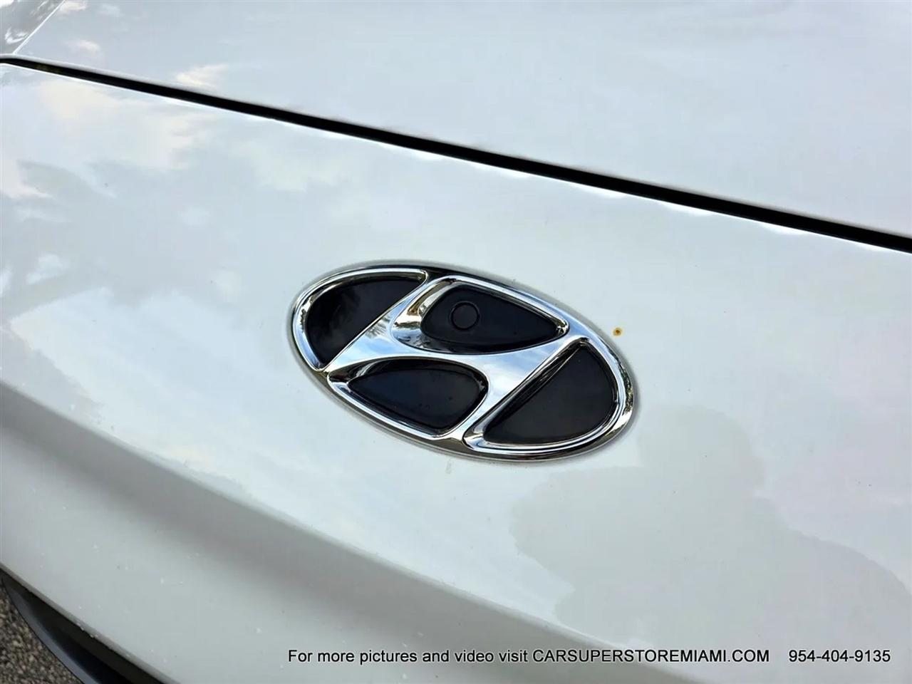 Hyundai Kona EV  2023