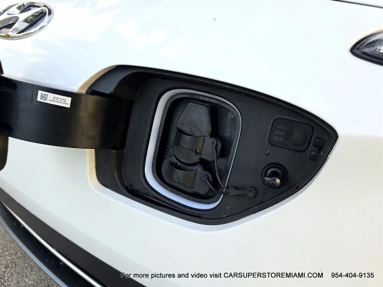 Hyundai Kona EV  2023