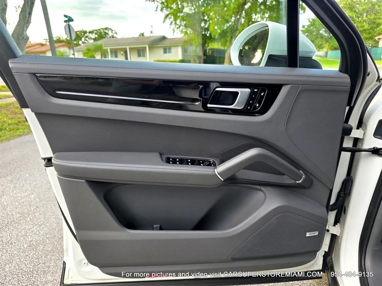 Porsche Cayenne  2019