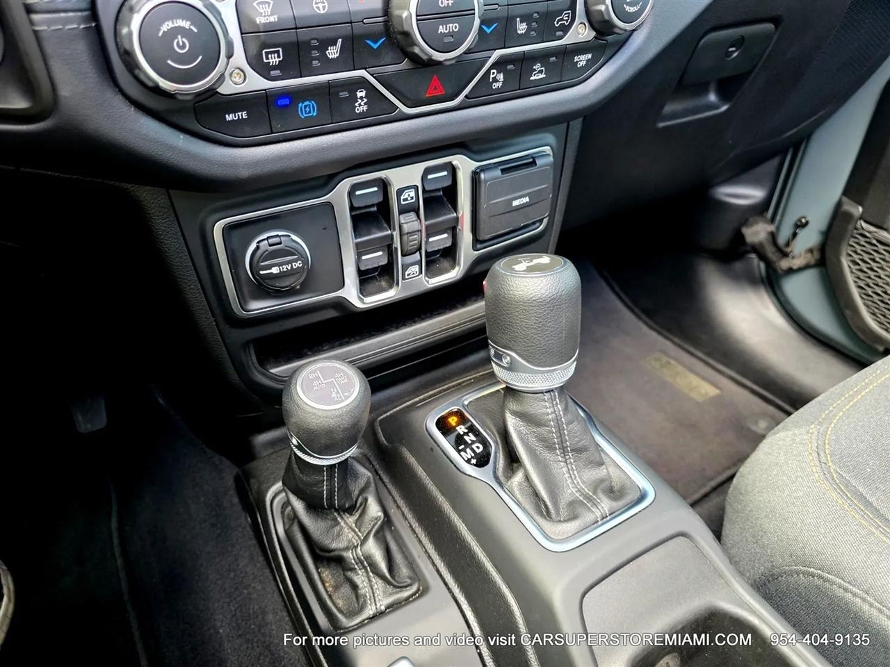 Jeep Wrangler 4xe  2025