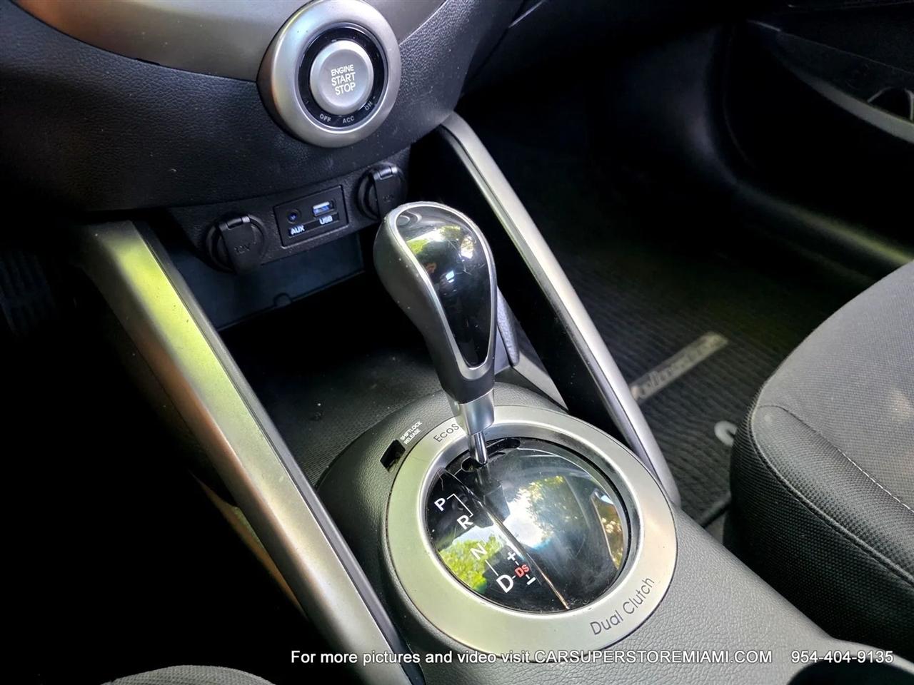 Hyundai Veloster  2017