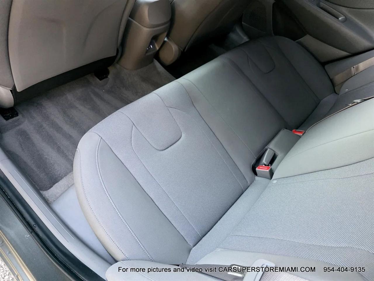 Hyundai Elantra  2024