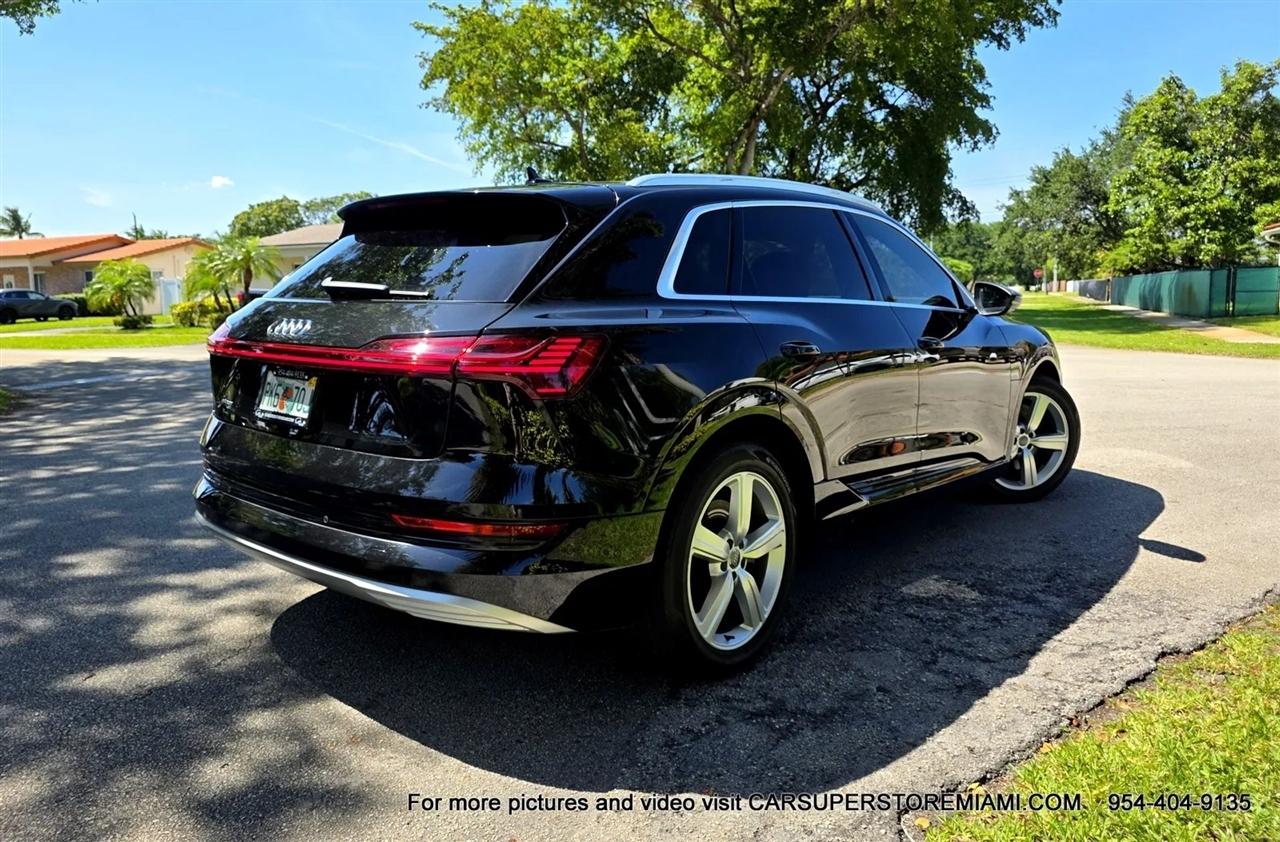 Audi E-Tron  2019