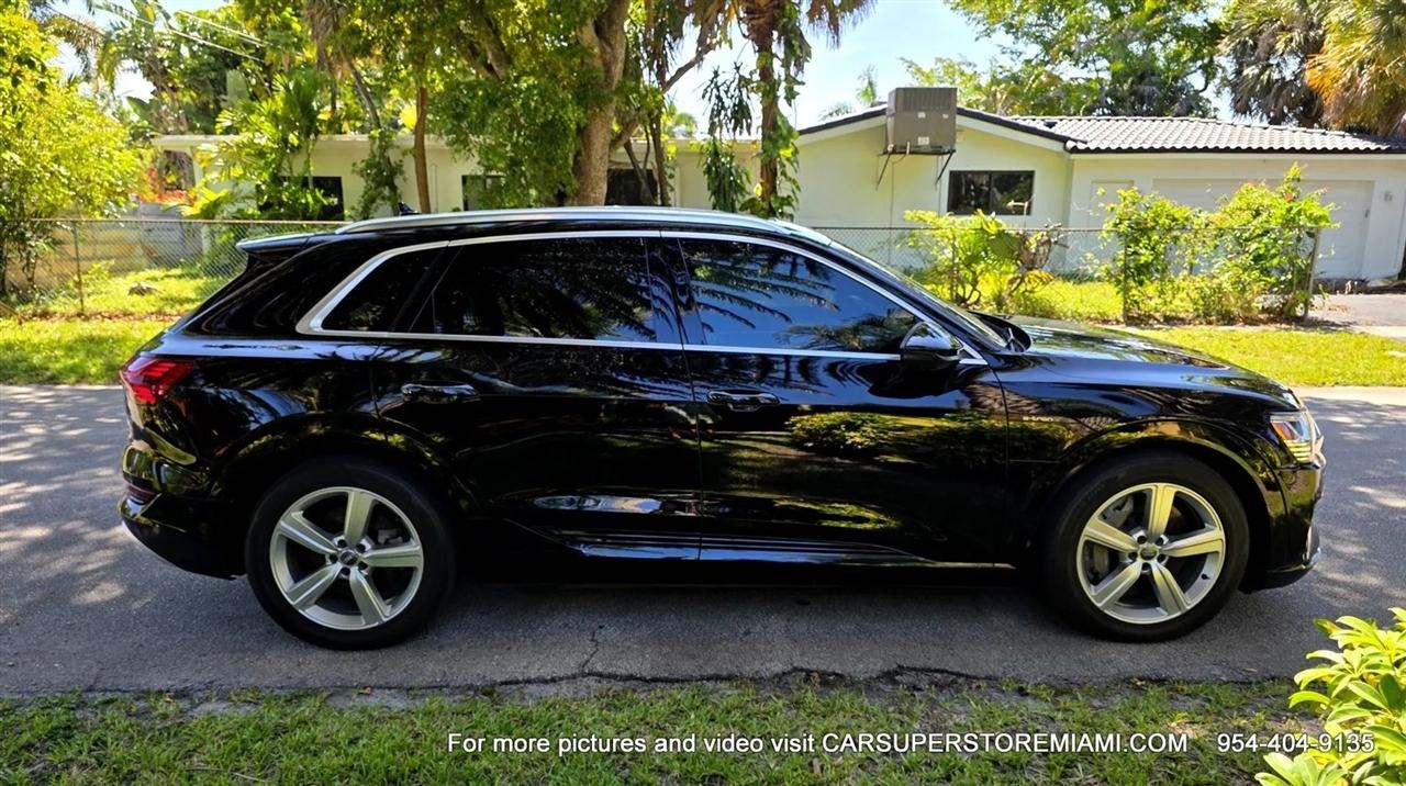 Audi E-Tron  2019