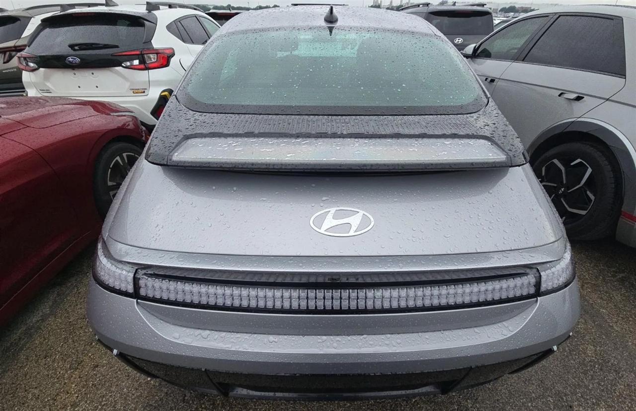 Hyundai Ioniq 6  2024