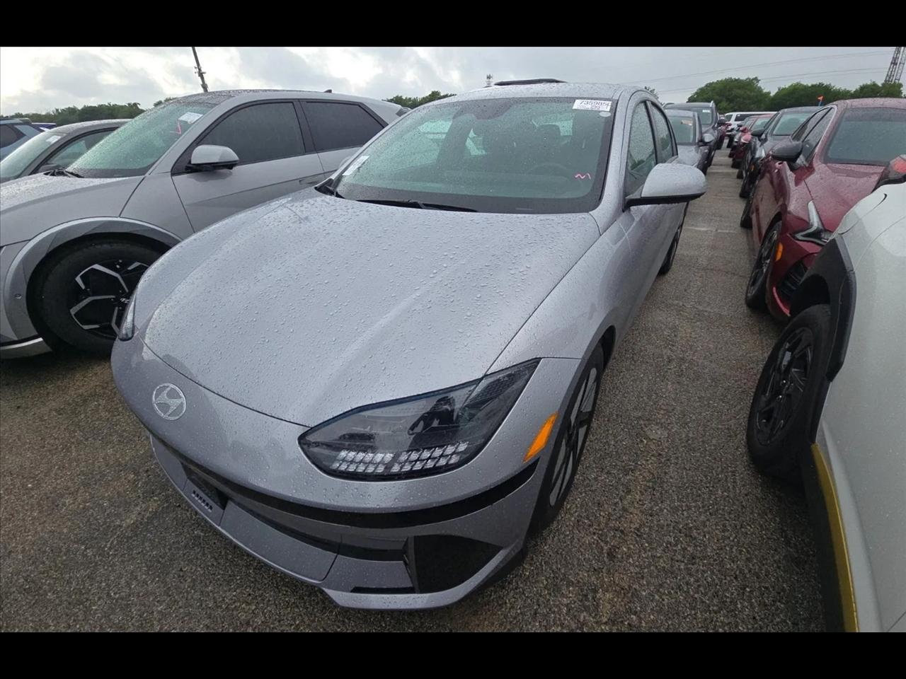 2024 Hyundai Ioniq 6 SE Sedan 4D