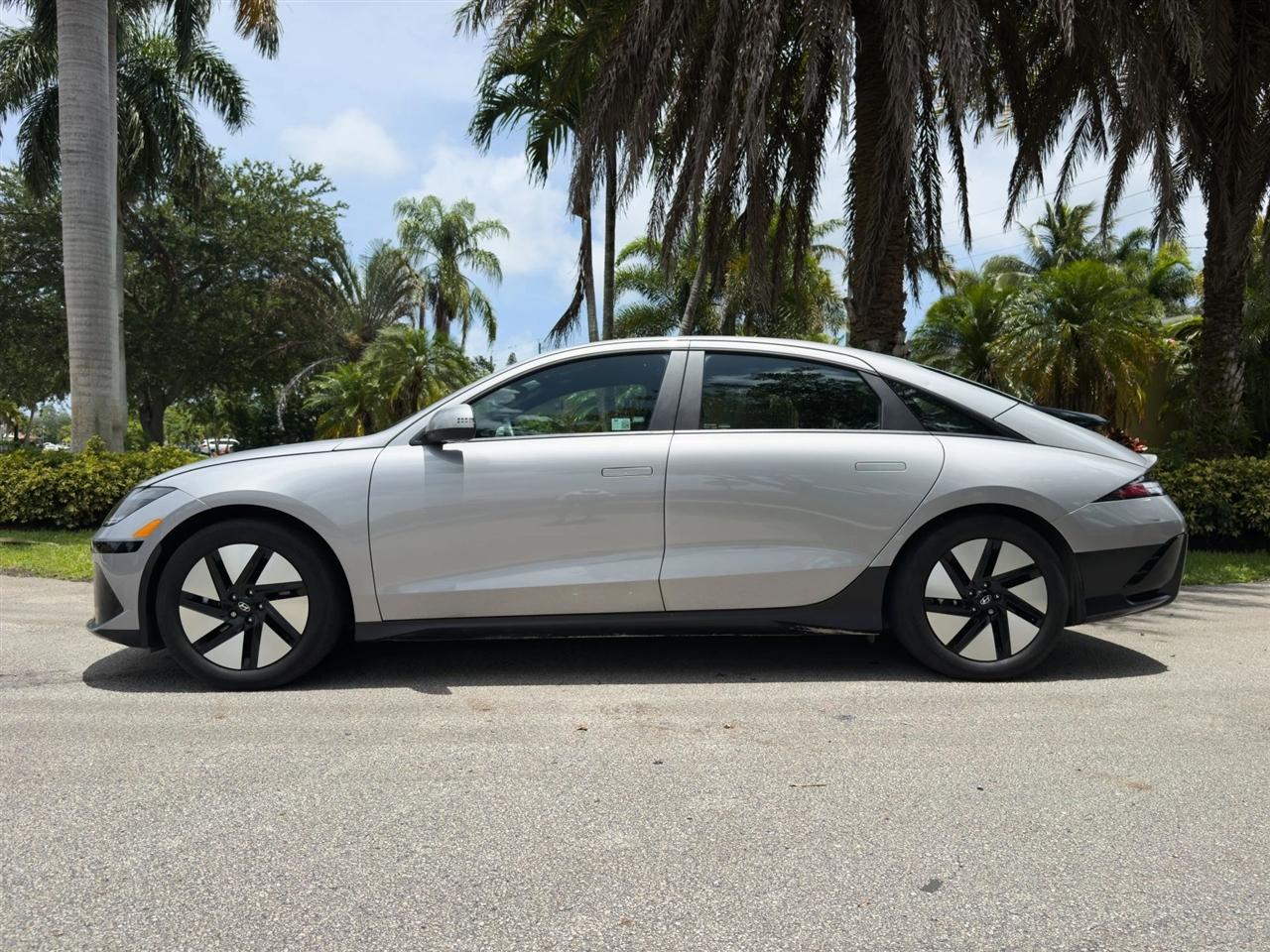 Hyundai Ioniq 6  2024