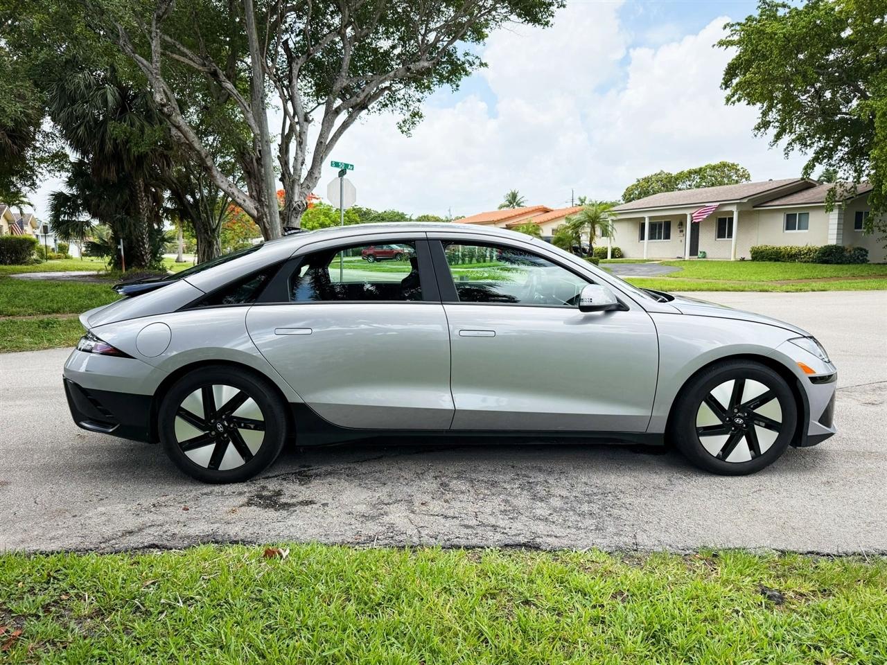 Hyundai Ioniq 6  2024