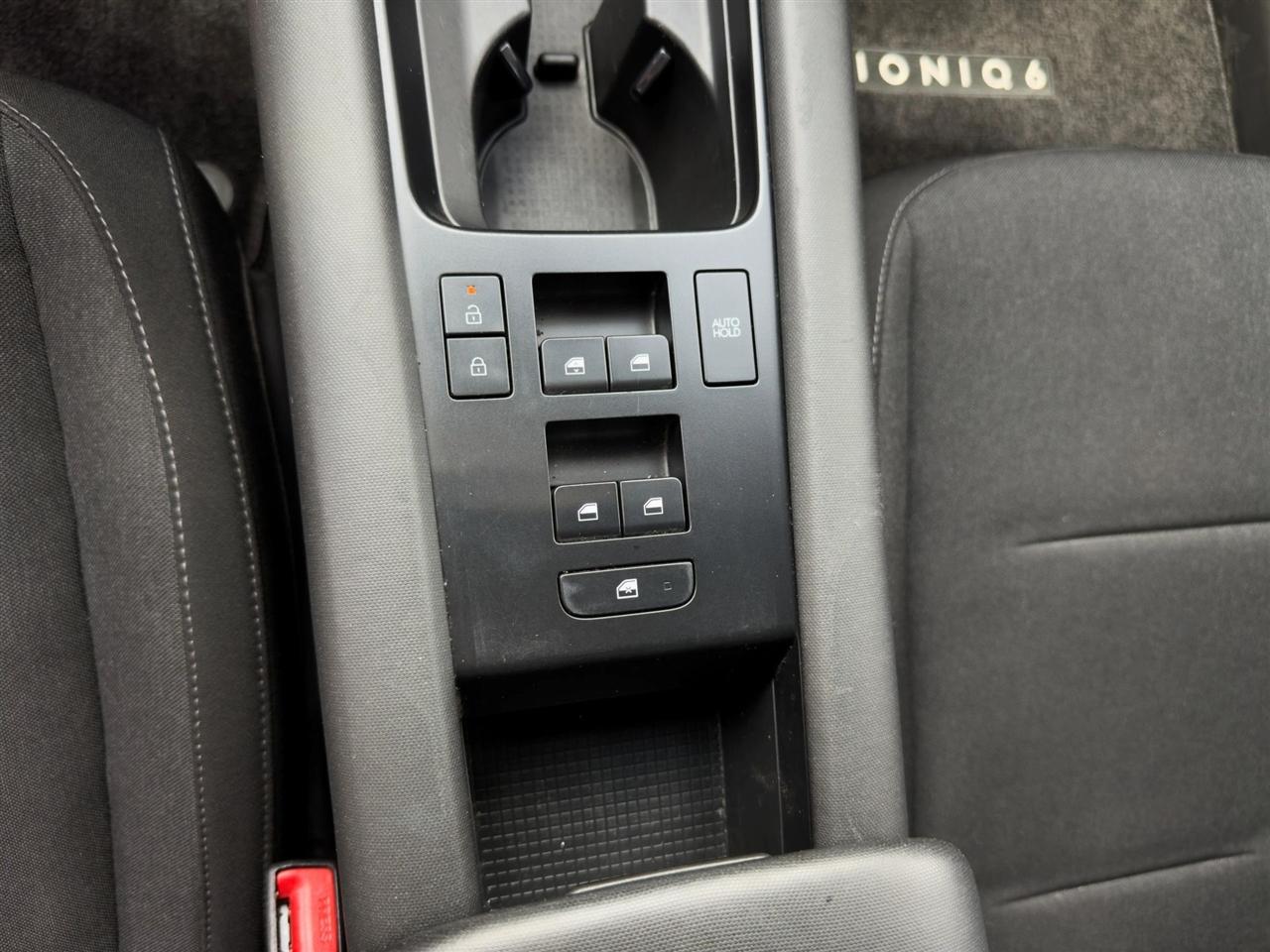 Hyundai Ioniq 6  2024
