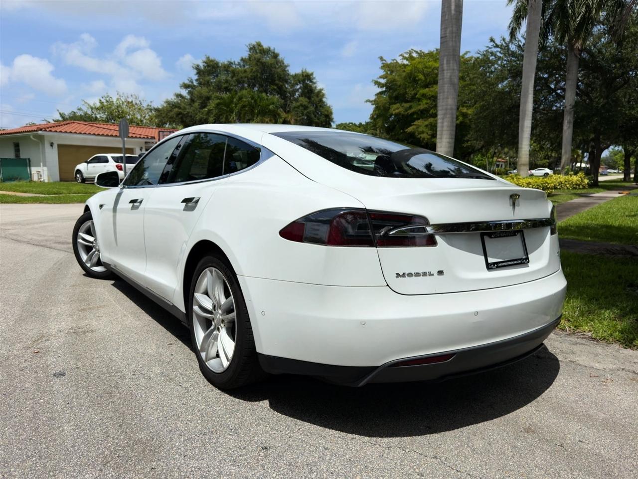 Tesla Model S  2016
