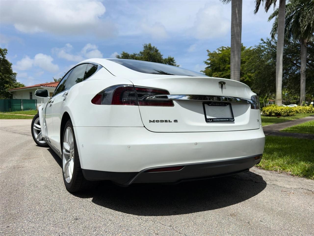 Tesla Model S  2016