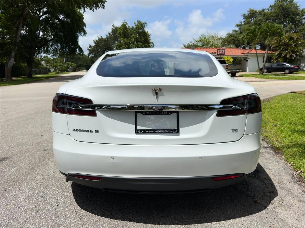 Tesla Model S  2016