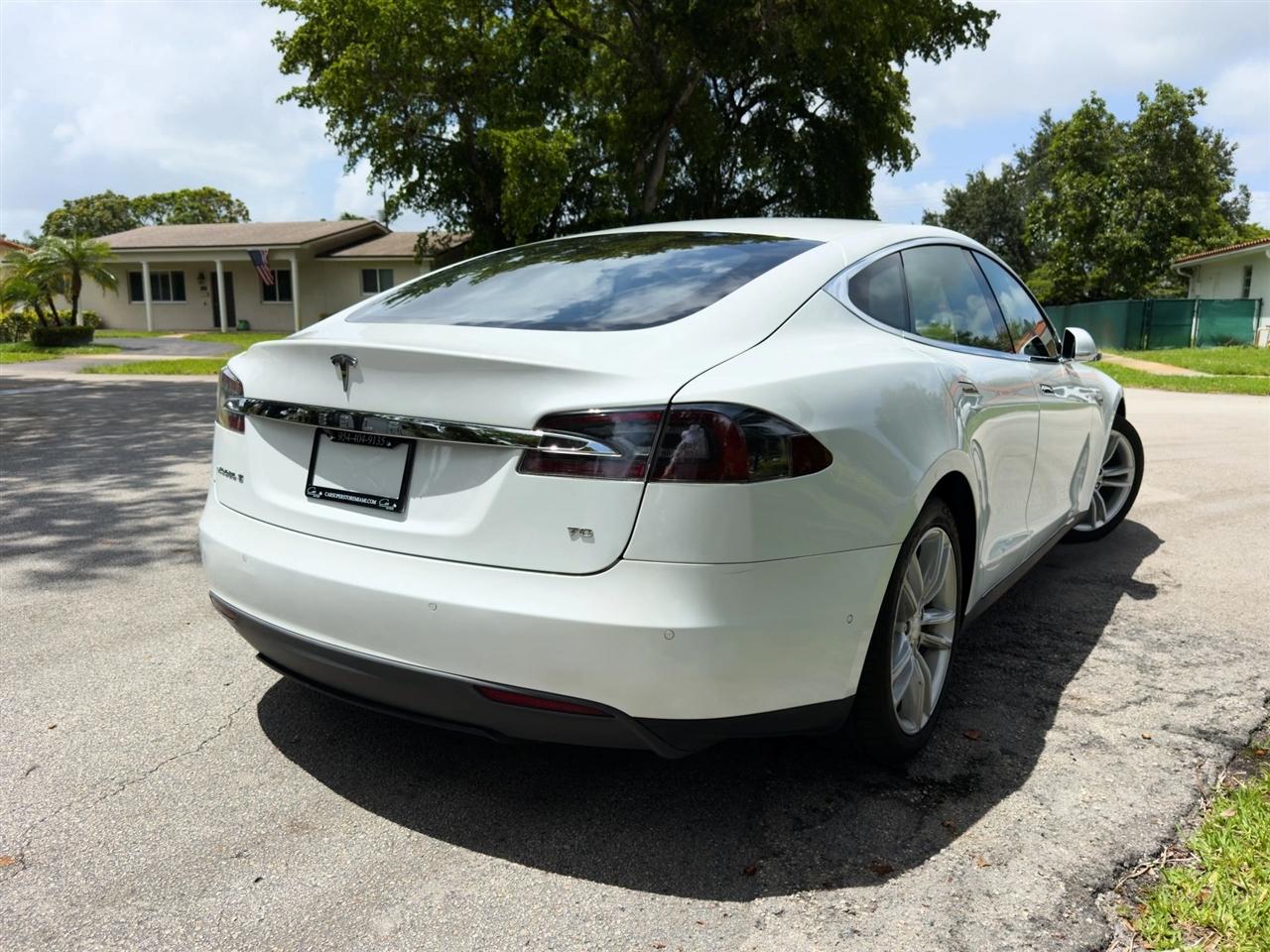 Tesla Model S  2016