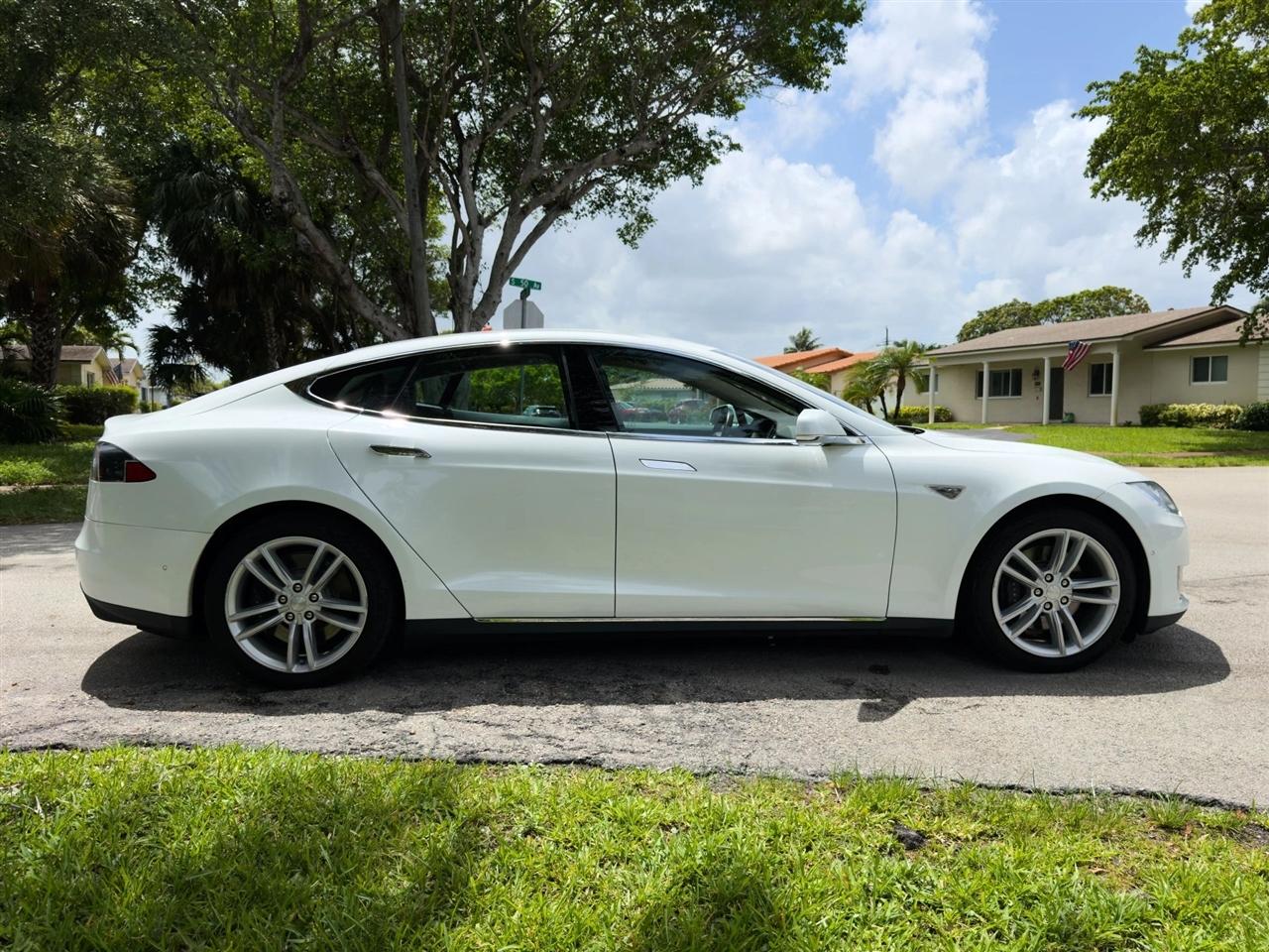 Tesla Model S  2016
