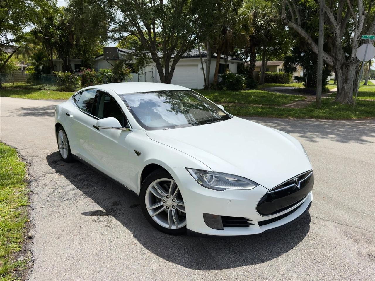 Tesla Model S  2016