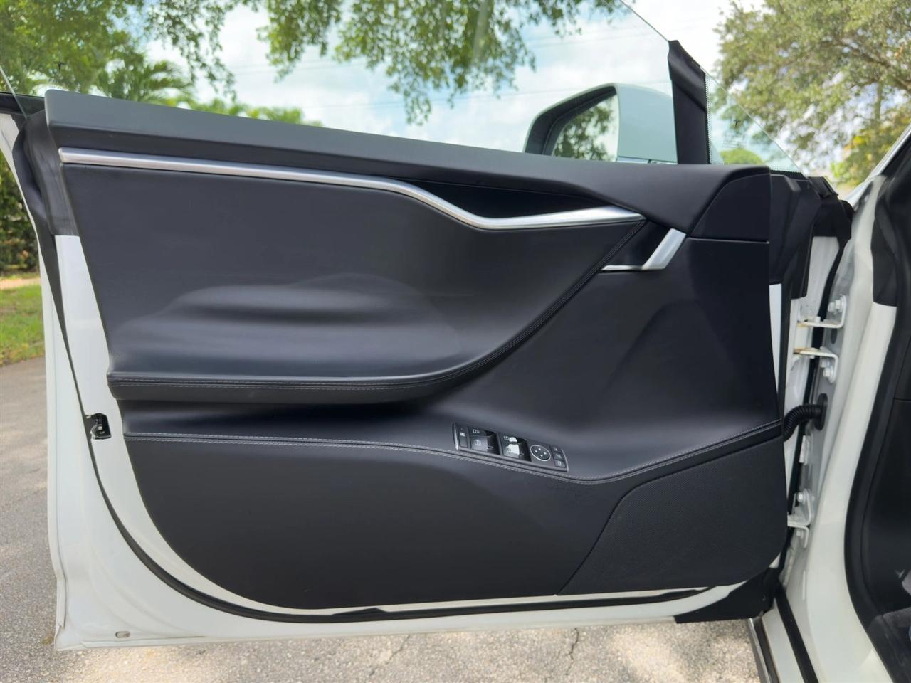 Tesla Model S  2016