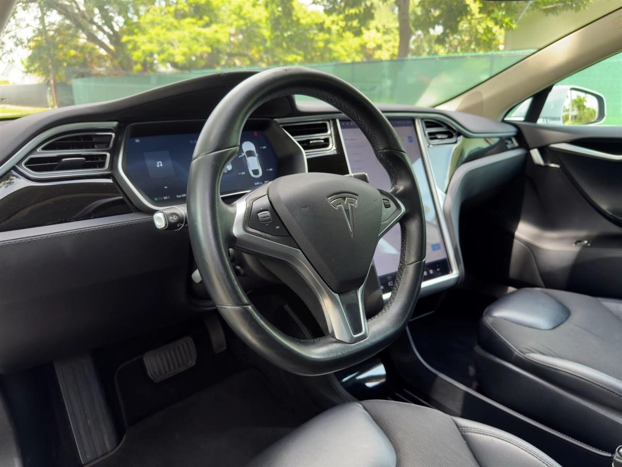 Tesla Model S  2016