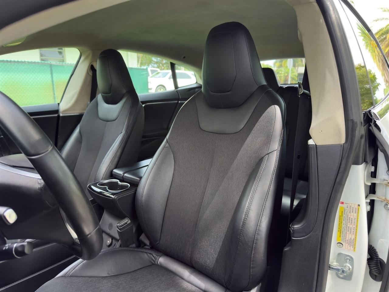 Tesla Model S  2016