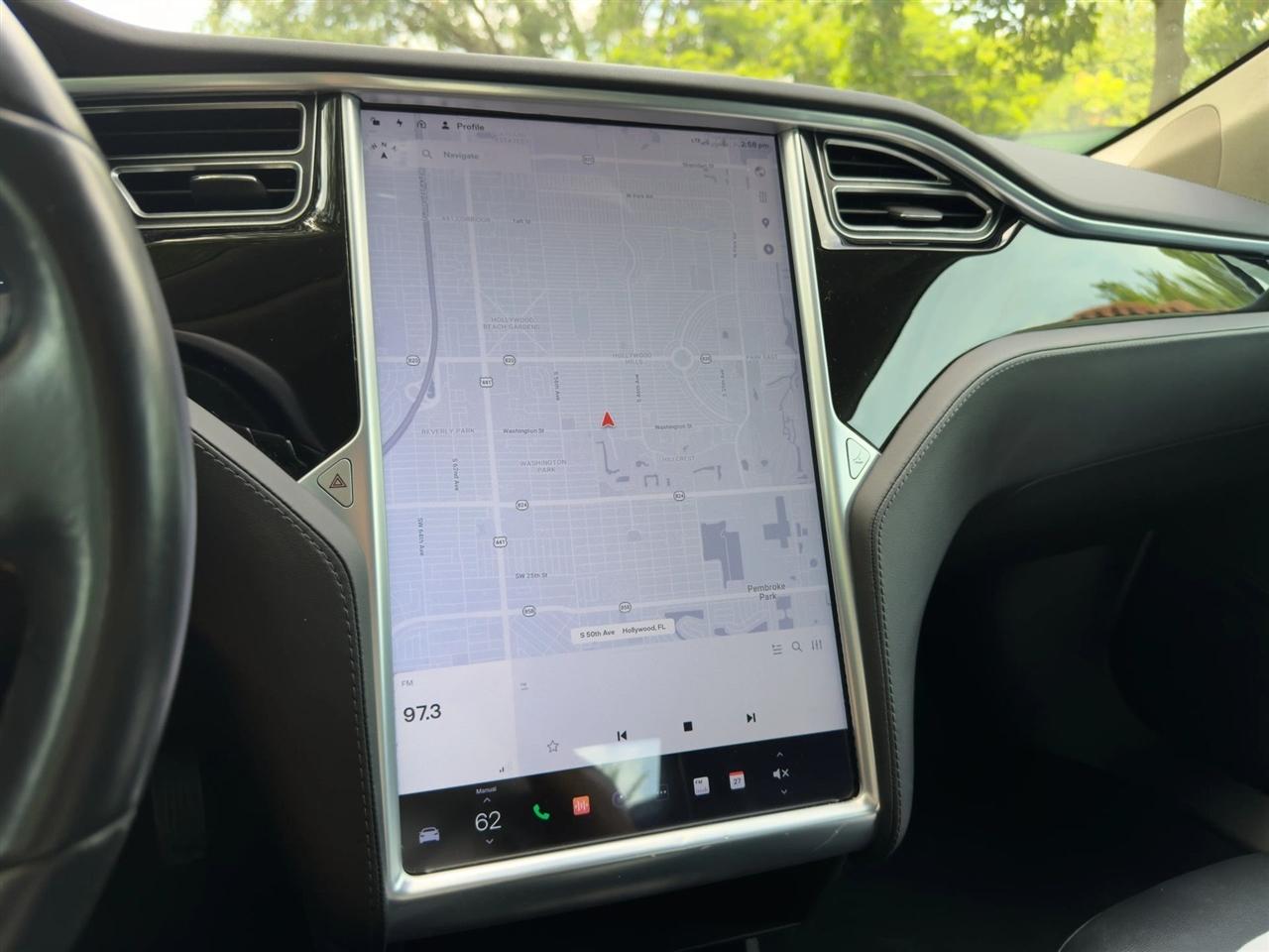 Tesla Model S  2016