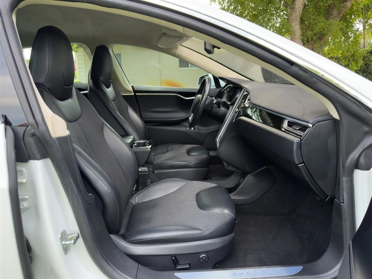 Tesla Model S  2016