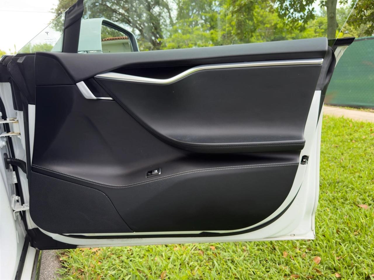 Tesla Model S  2016